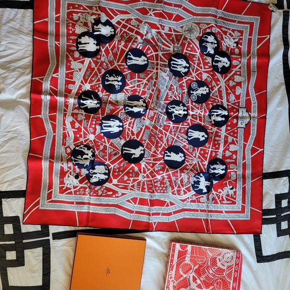 Silk Hermes Scarf- Les Nouveau Amoureux de Paris - Picture 6 of 9
